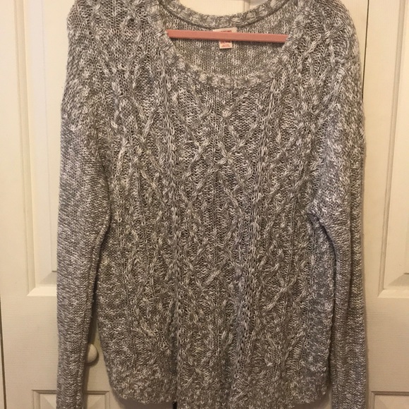 Grey Cable Knit Sweater - Picture 4 of 6